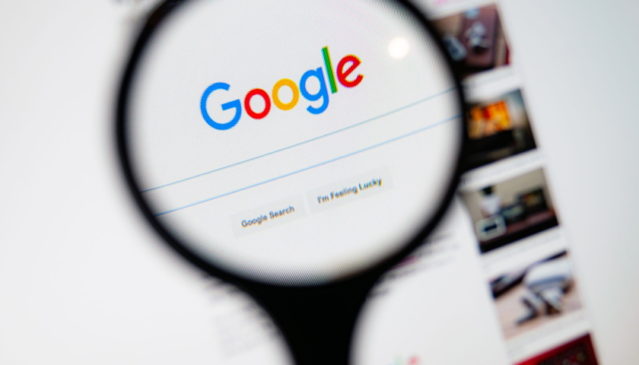 Google na Ukrajině dočasně vypnul nástroje, které v mapách ukazují vytíženost