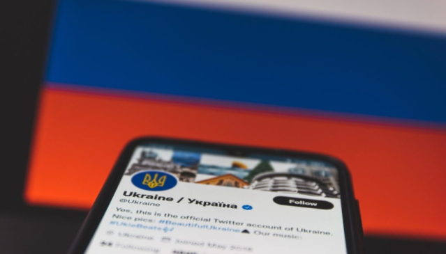 Twitter se chystá speciálně označovat tweety s odkazy na provládní ruská média