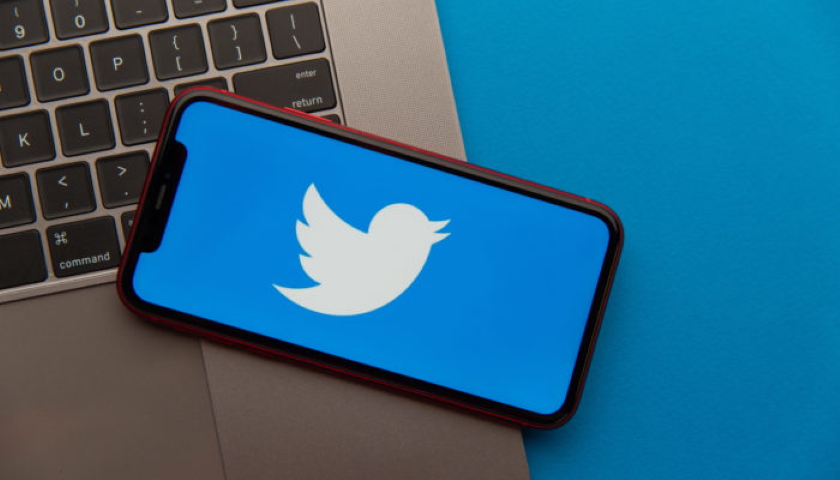 Twitter app smartphone