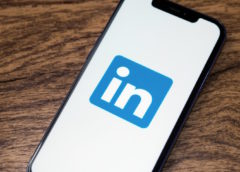 LinkedIn přidává video titulky k článkům a newsletterům
